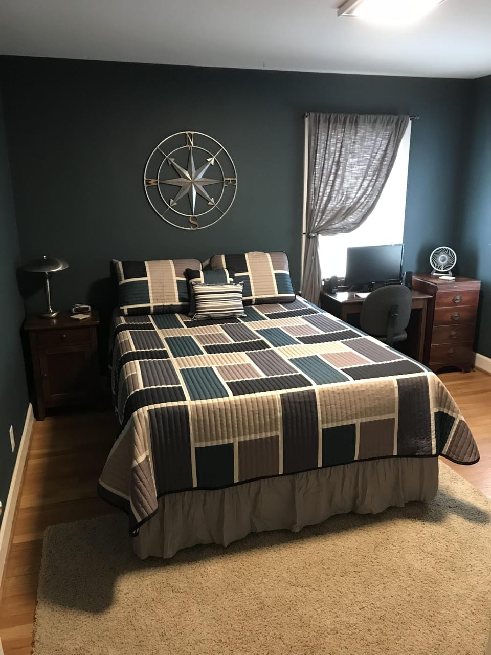 Bedroom #5: Queen sized bed 