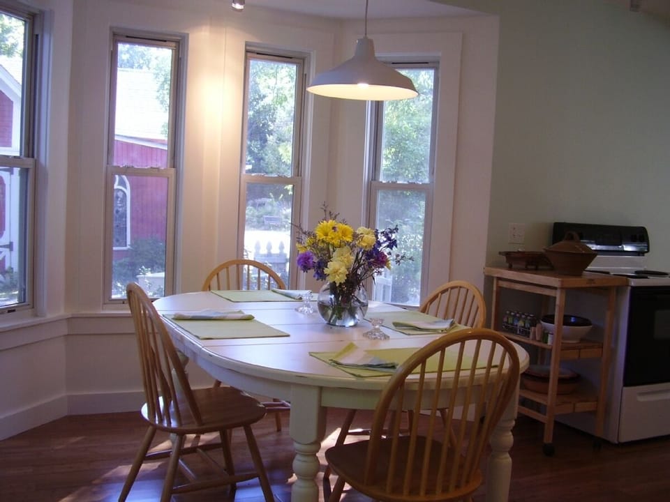 Huge kitchen + dining room