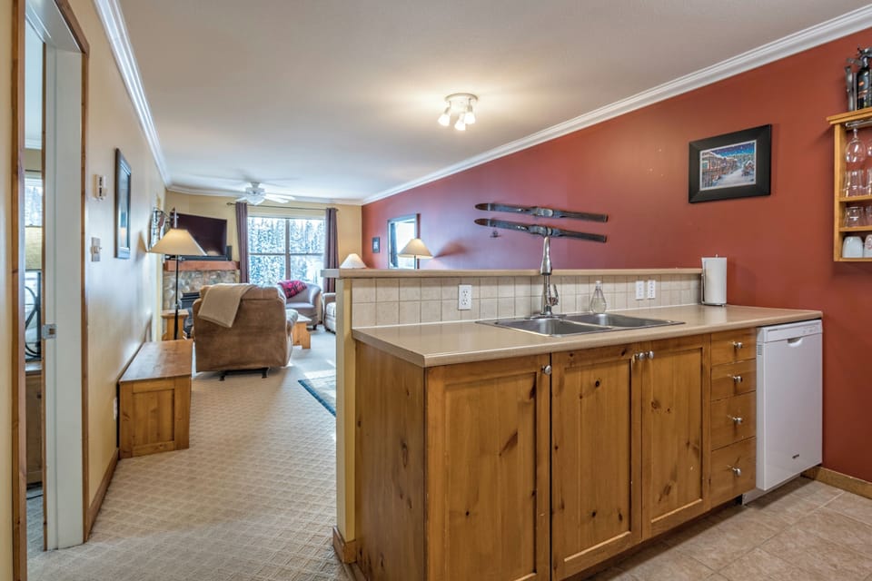 Full Kitchen 