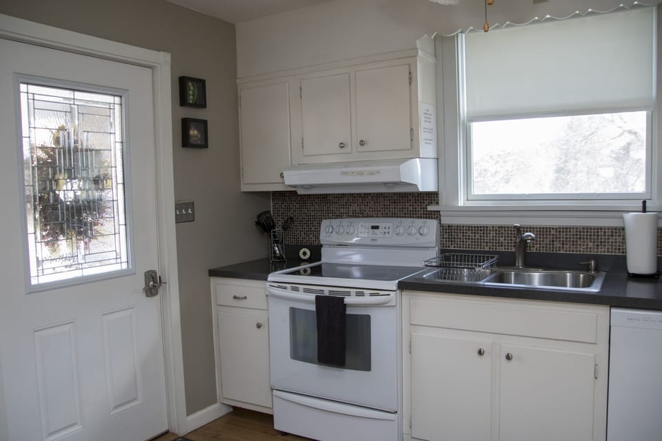 River view while you do dishes!
