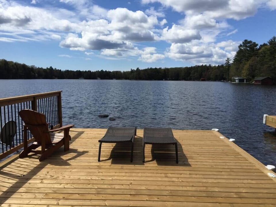 Full sun on the dock from 11am until sunset