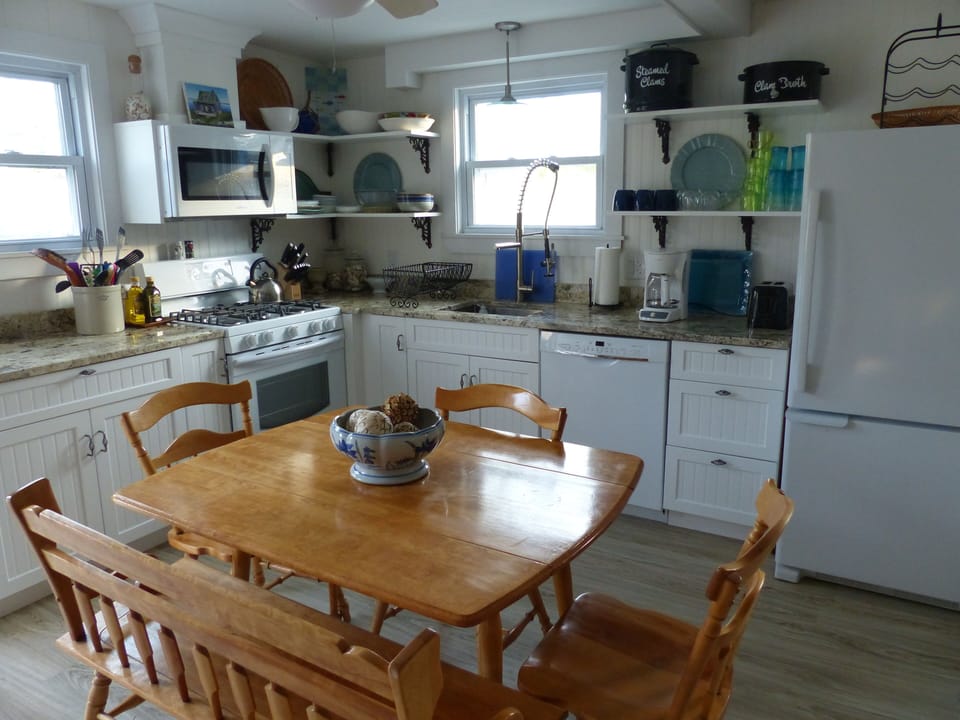 Fully-equipped kitchen