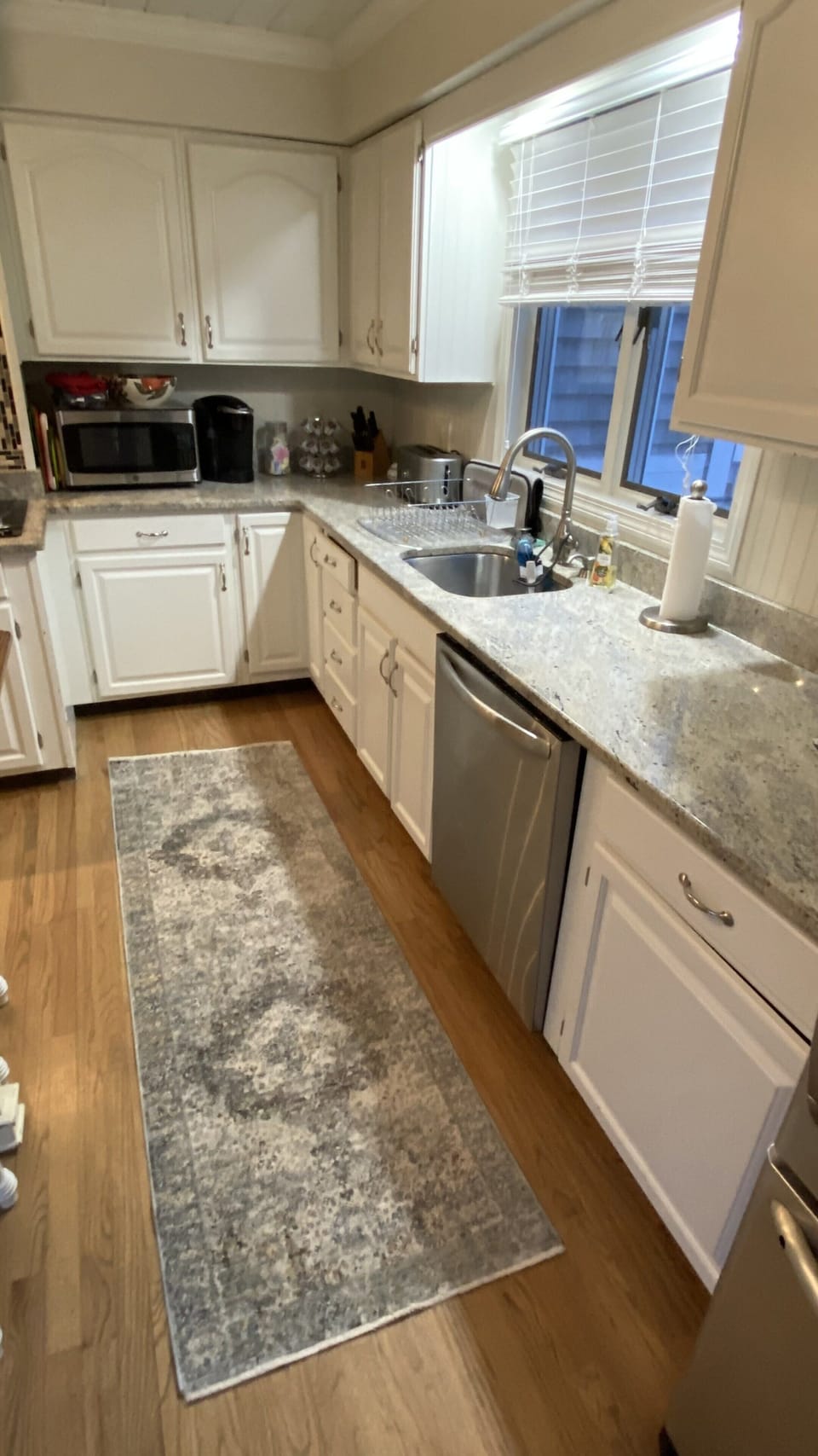 Kitchen, fully stocked. 