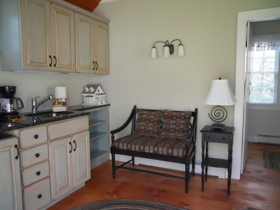 Cottage sitting area/kitchenette