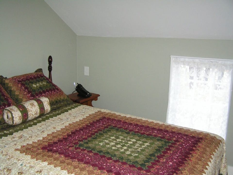 Upstairs double bedroom
