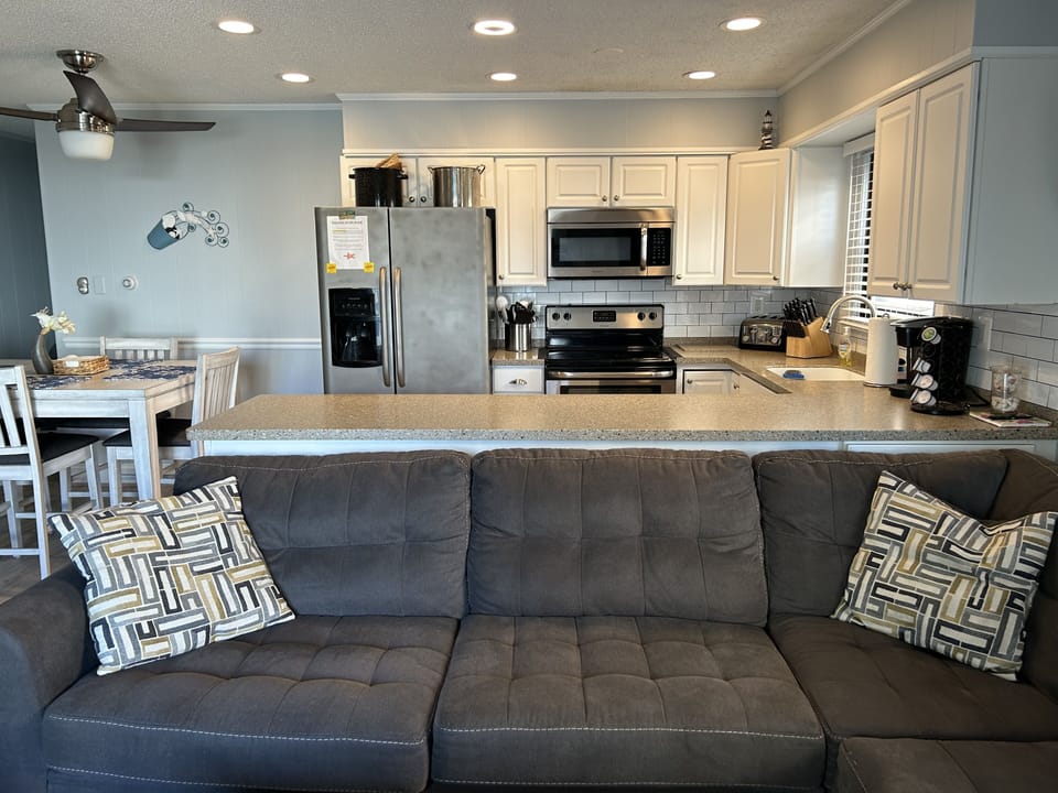 Updated kitchen - All pots, pans, dishes, etc. that you'll need.