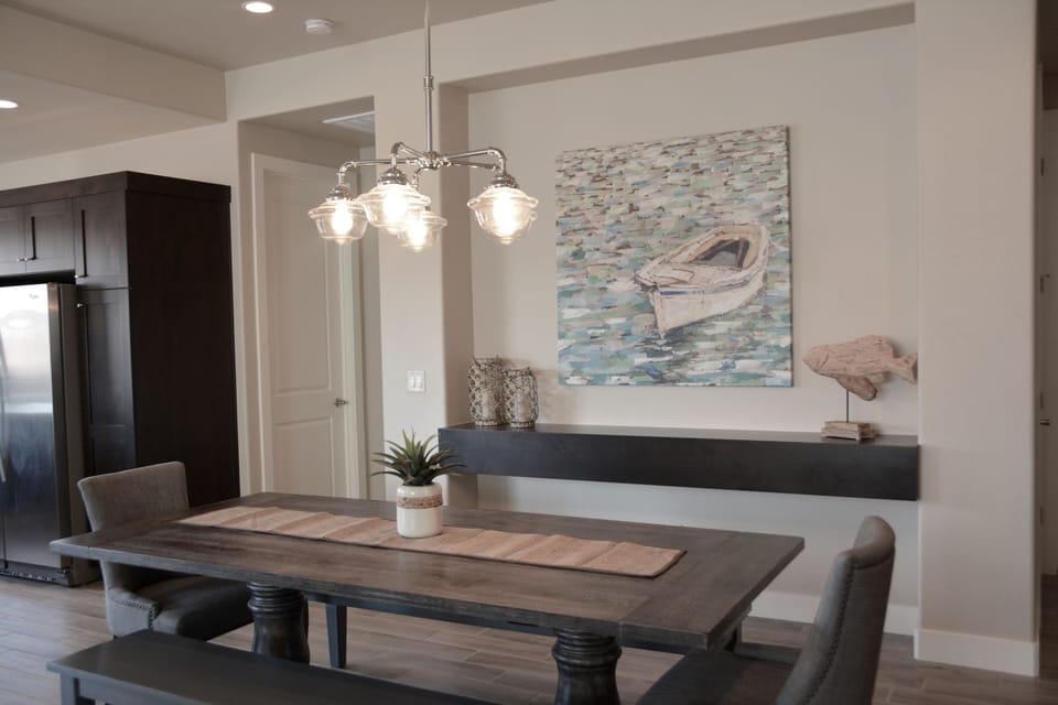 Large seating for 22 guests! 
