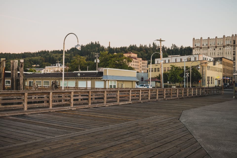 Located in heart of Astoria's historic district - walk to restaurant, etc.