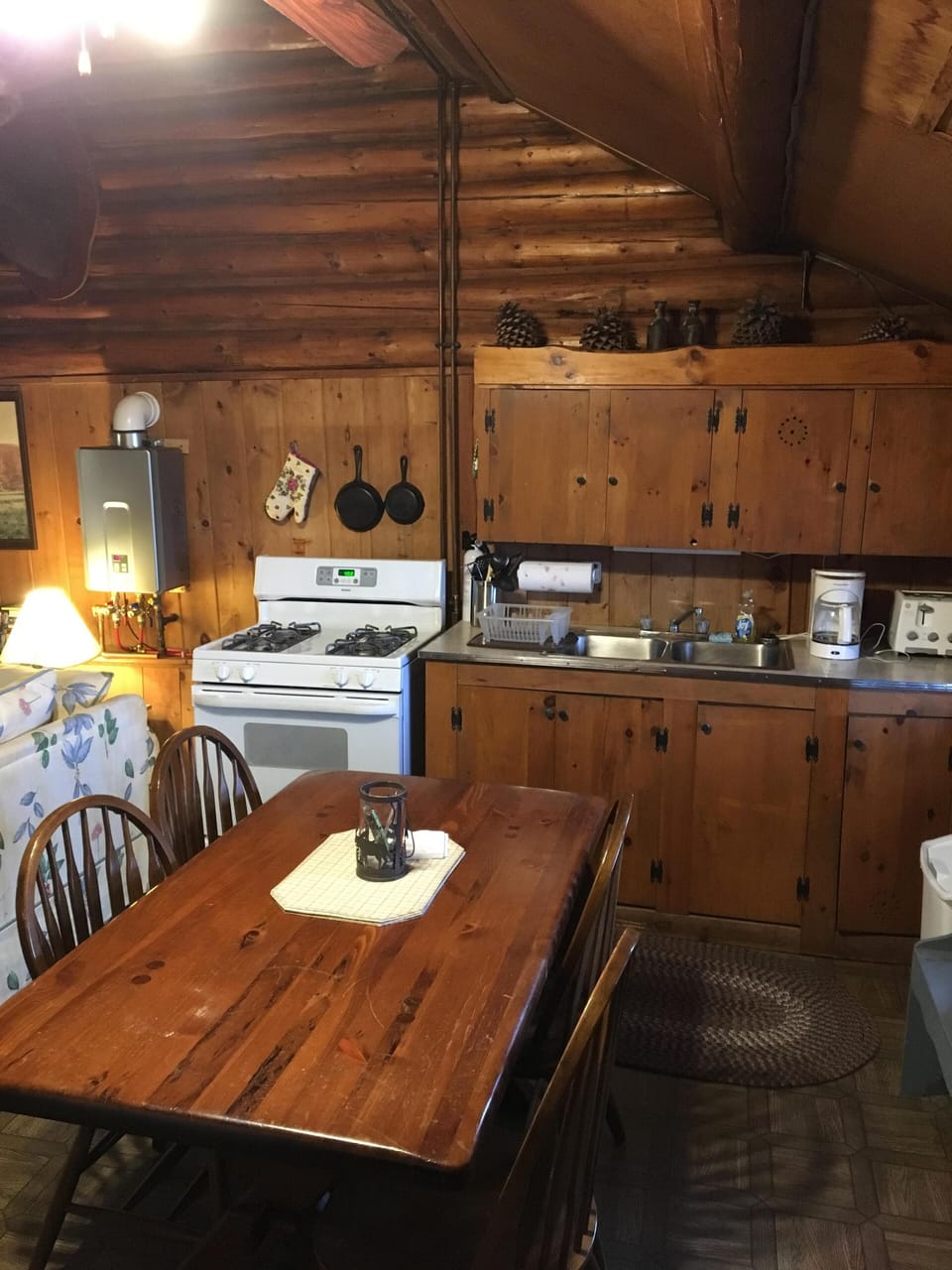 Kitchen eating area