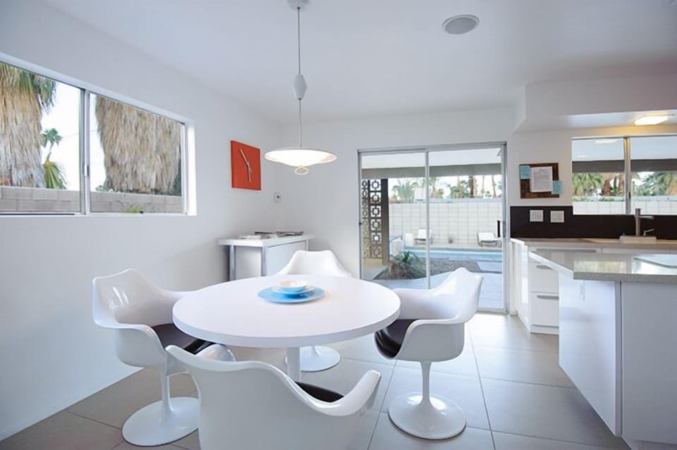eat in dining kitchen