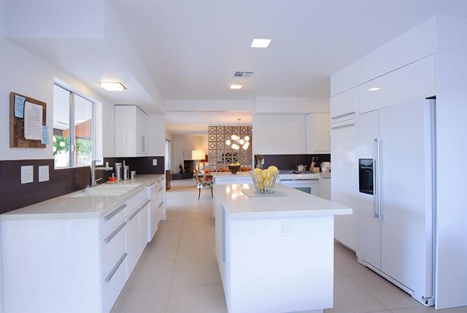 large kitchen/gourmet