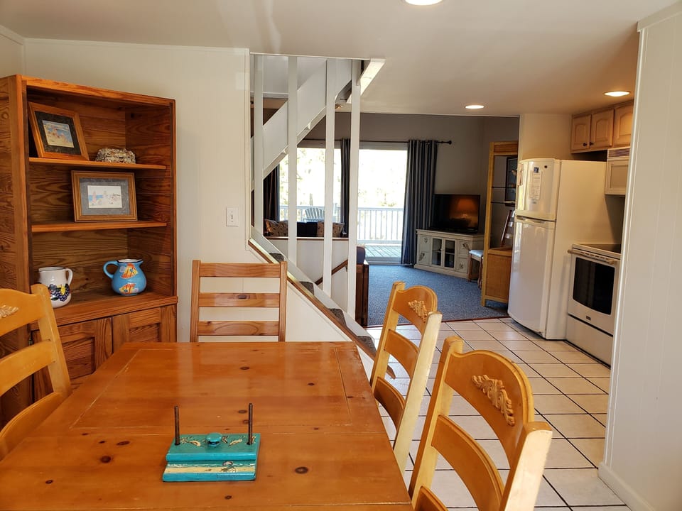 Dining Room & Kitchen