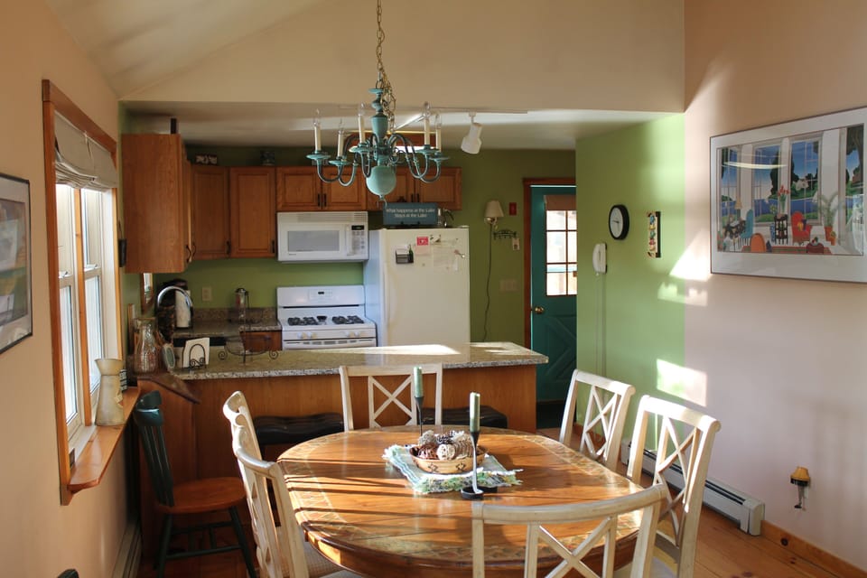 Kitchen & dining room