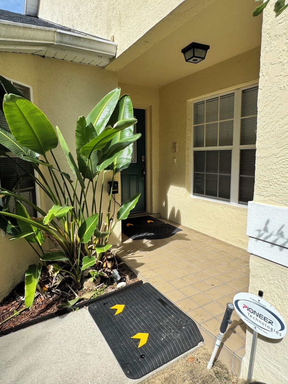 Accessible entry for wheelchair or scooter also to pool deck