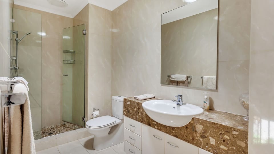Bathroom 2 
