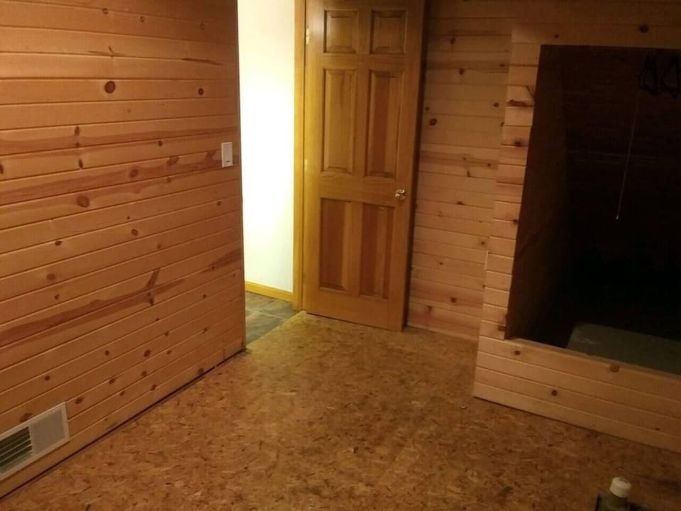 KP1404 - Basement - Workout Room off Bathroom