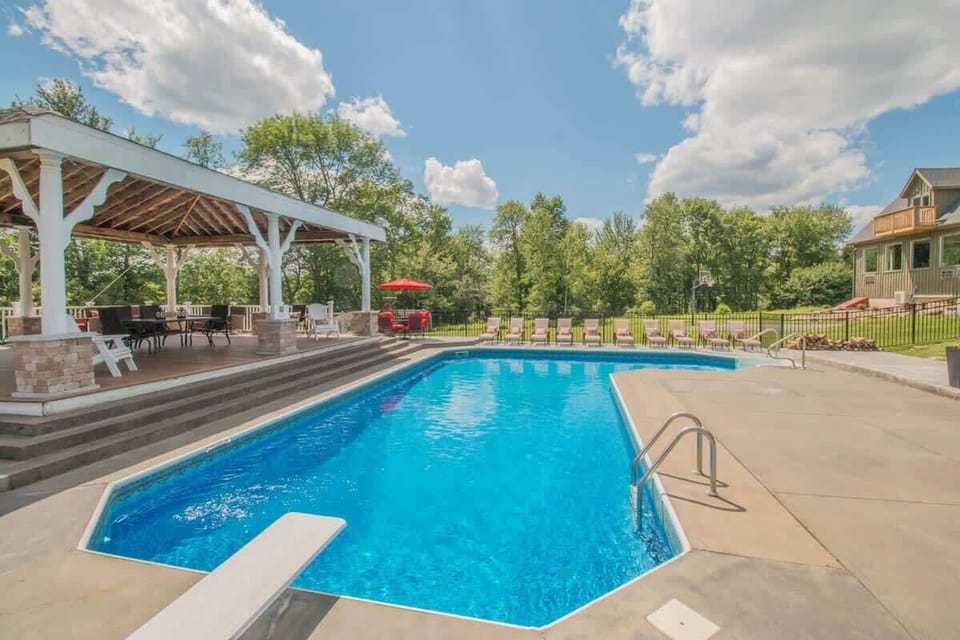 Bake pool-side under the sun or relax under the shade of our huge pavilion! (Seasonal) 