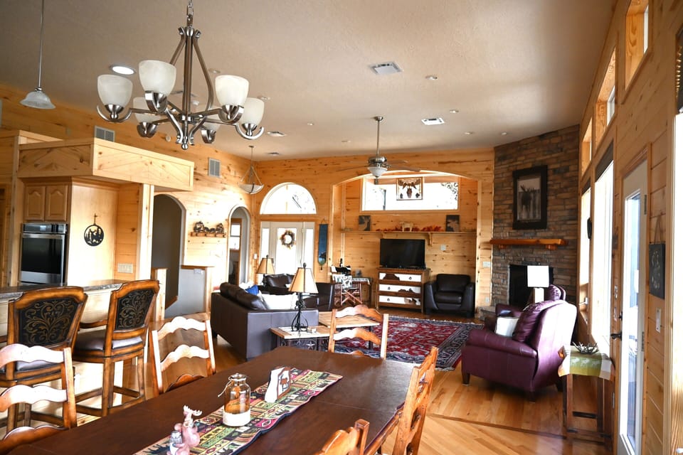 Main level open kitchen, dining and living area. With amazing mountain views.