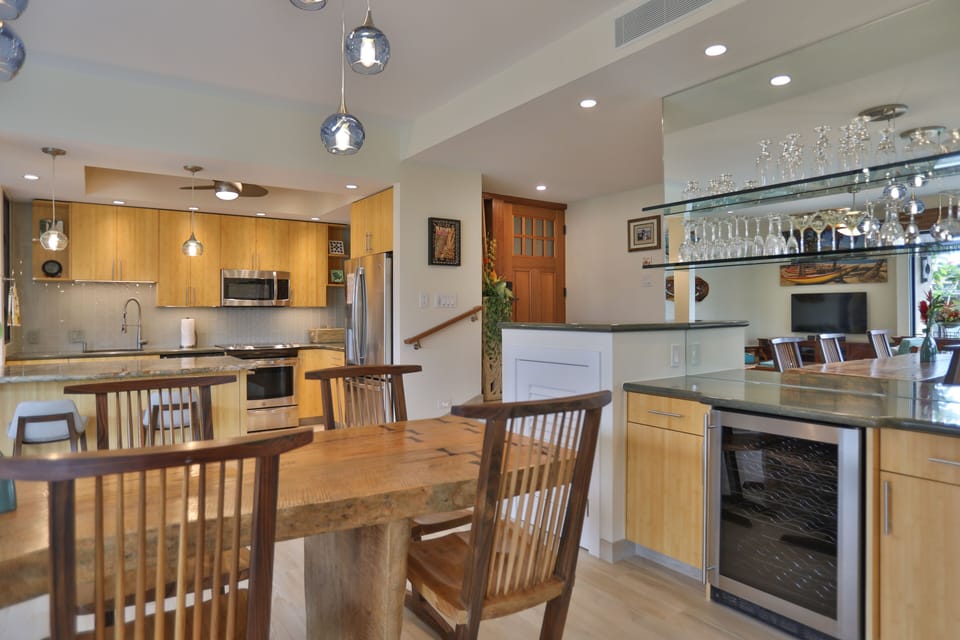 Dining area with bar and wine chiller