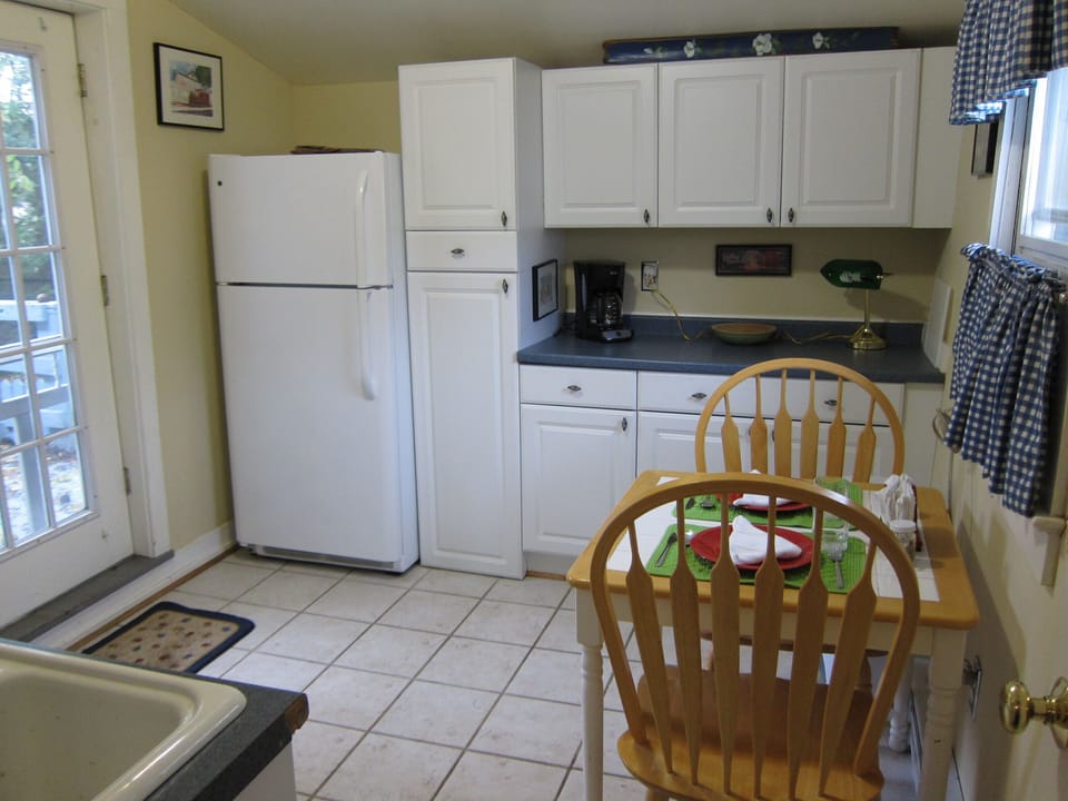 Eat-in Kitchen