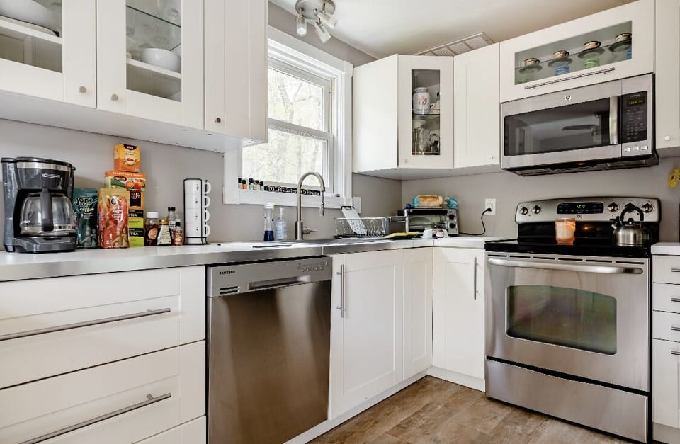 fully stocked kitchen for sshort or long term