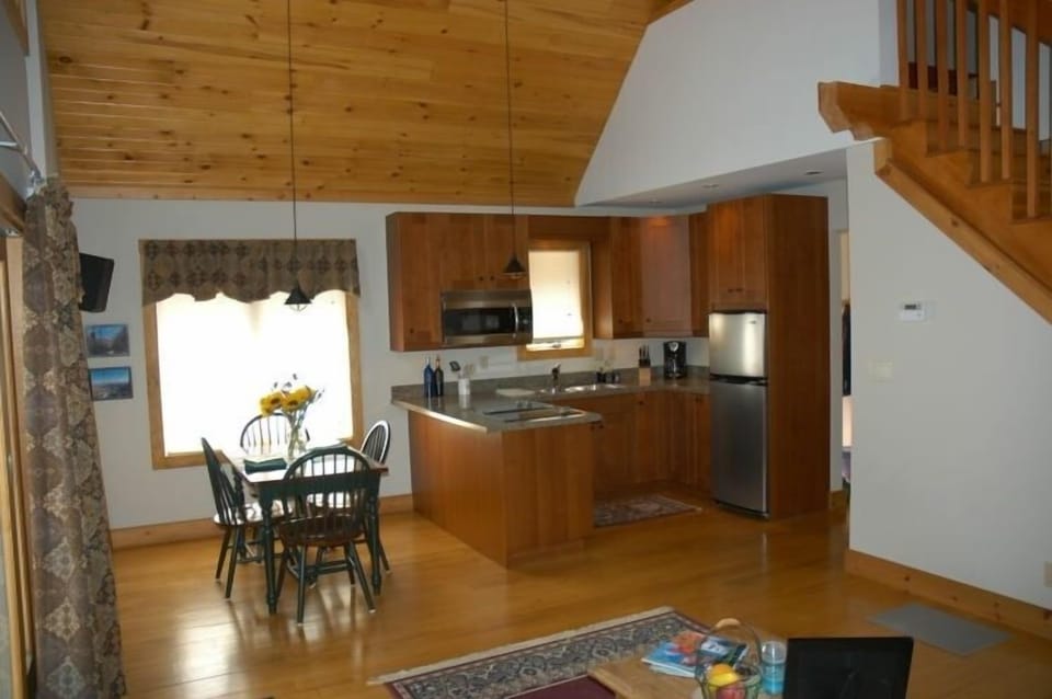 Modern & Rustic Feel
