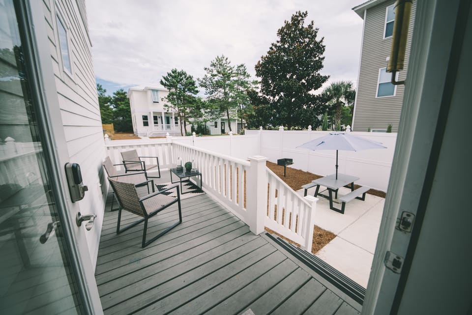 Large, fenced deck and back yard!