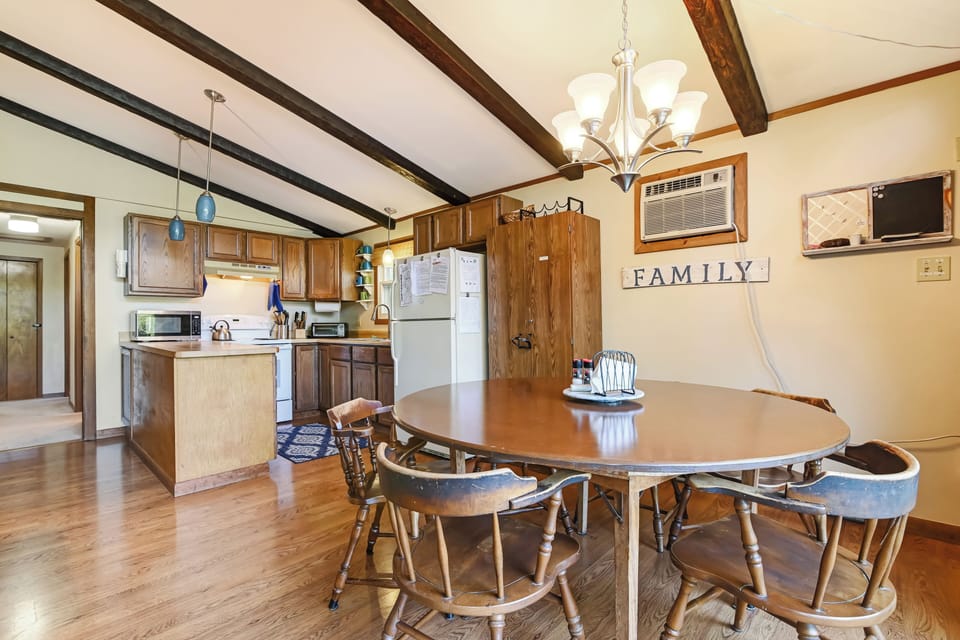 Upper Level Dining and Kitchen