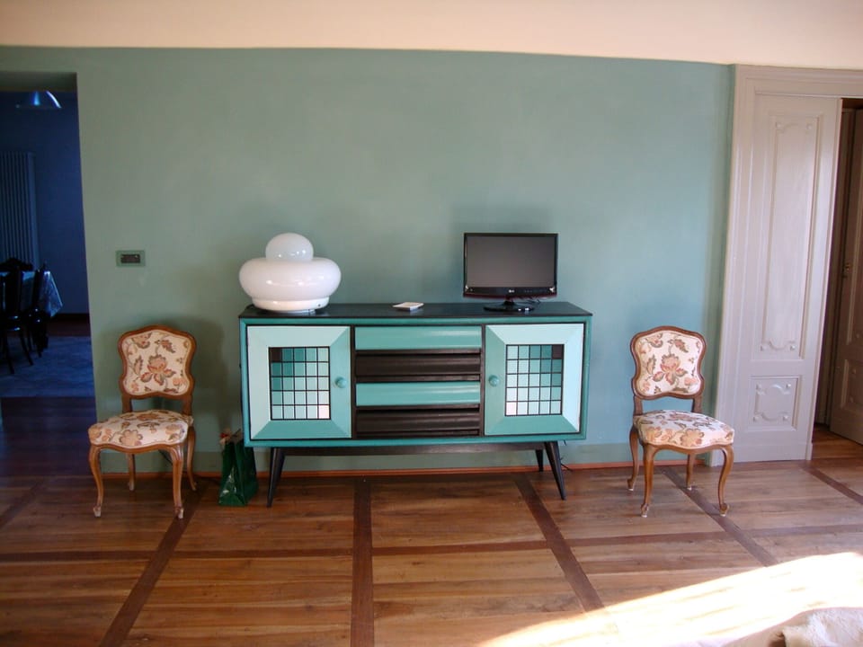 The Suite room-TV flat screen