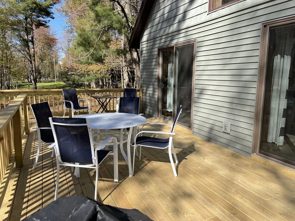 Breakfast, lunch, or dinner on the deck
