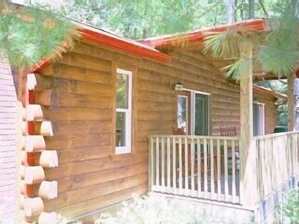 The 'Gray' Escape, Honeymoon Cabin