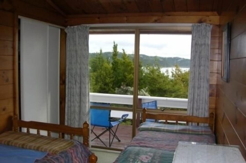Guest bedroom