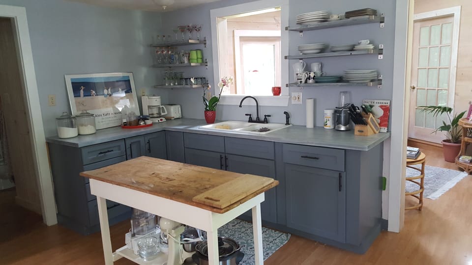 Kitchen sink area
