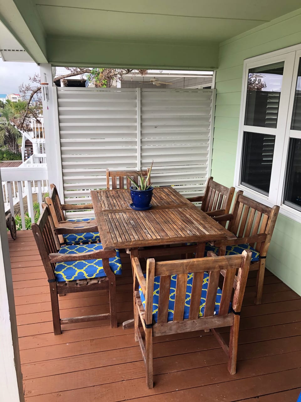 Back Deck Outdoor Table Seating