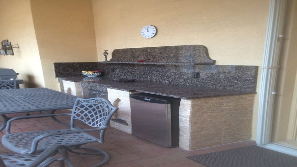 Counter Top in Courtyard
