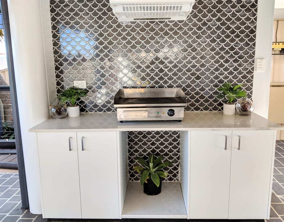 Outdoor electric griddle 