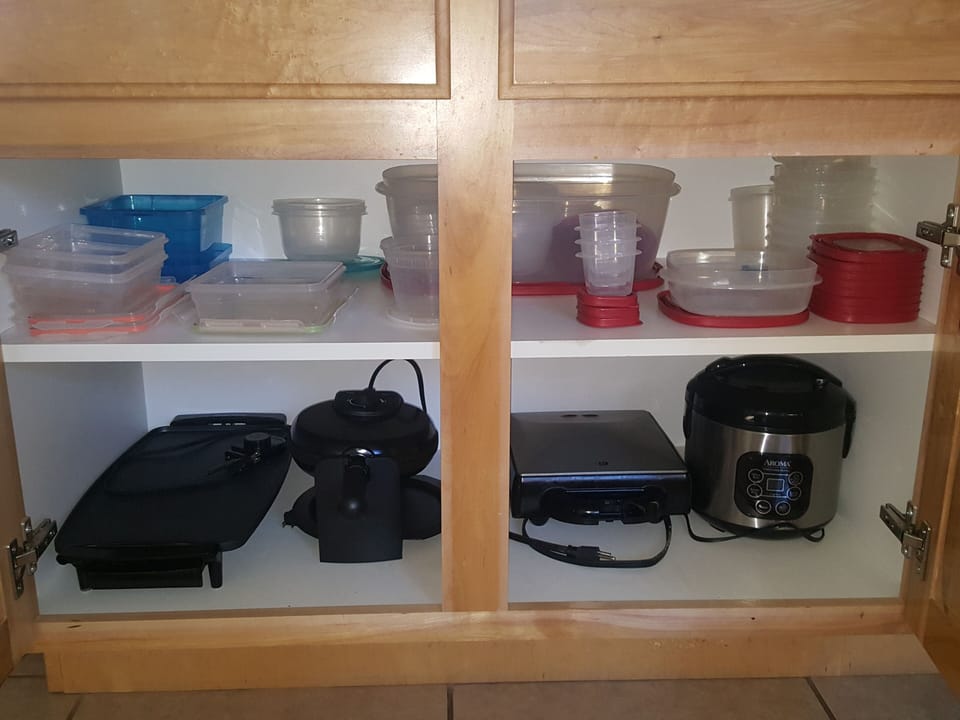 Storage containers, Griddle, Waffle makers, rice cooker