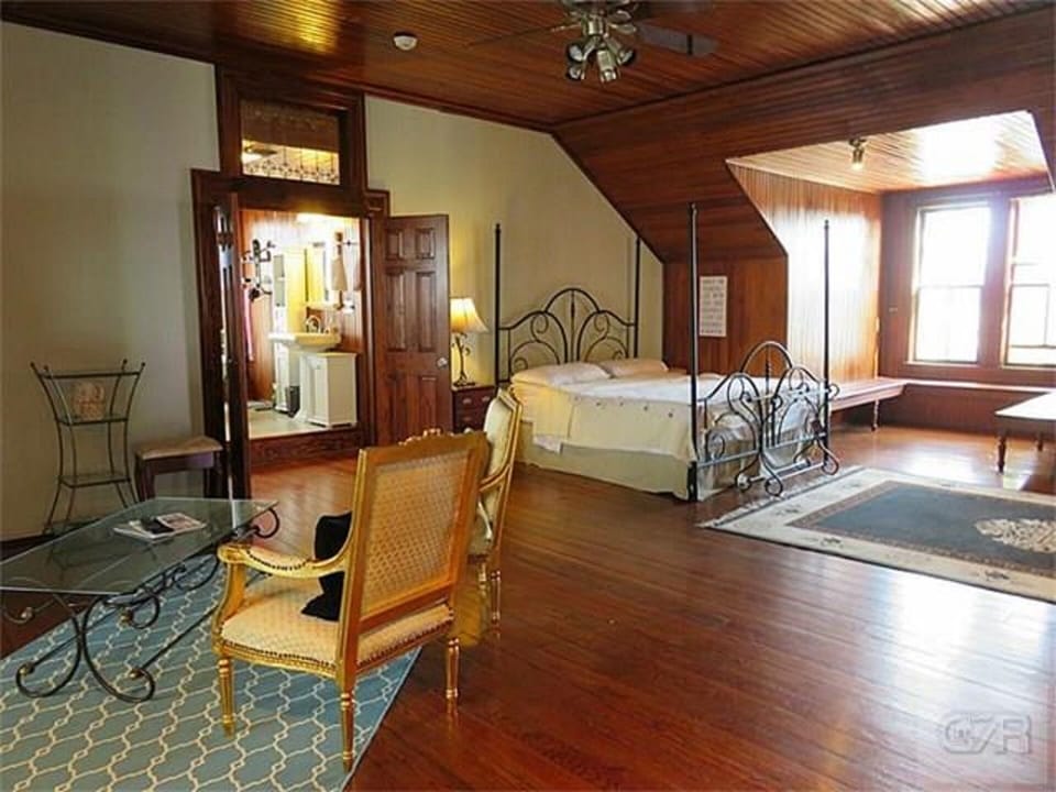 1 bedroom, iron/ironing board, WiFi (free), bed sheets