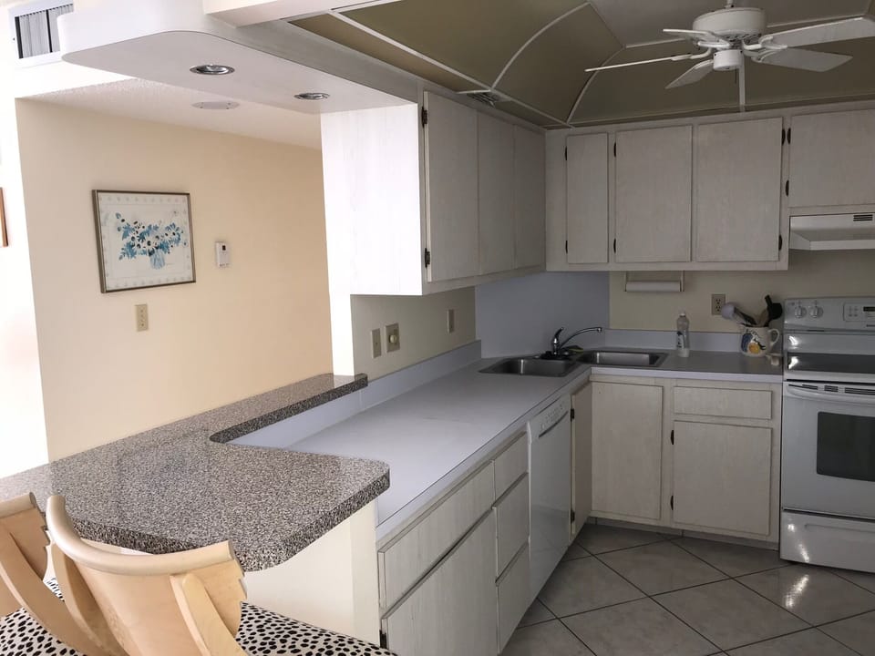Large working area in Kitchen