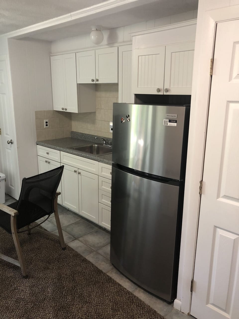 EXTRA refrigerator and wet bar 