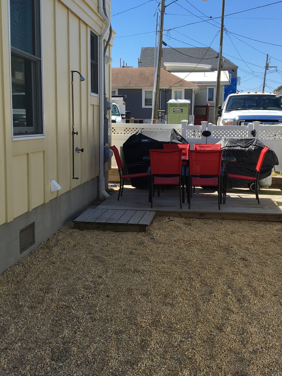 Outside deck & BBQ