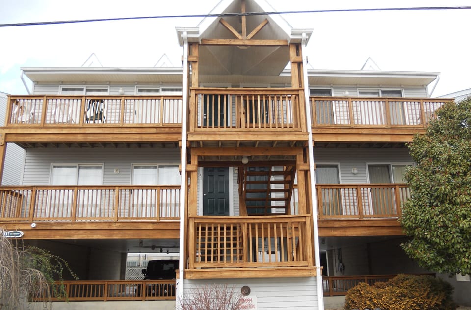 Front of building.  We are the top condo on the left