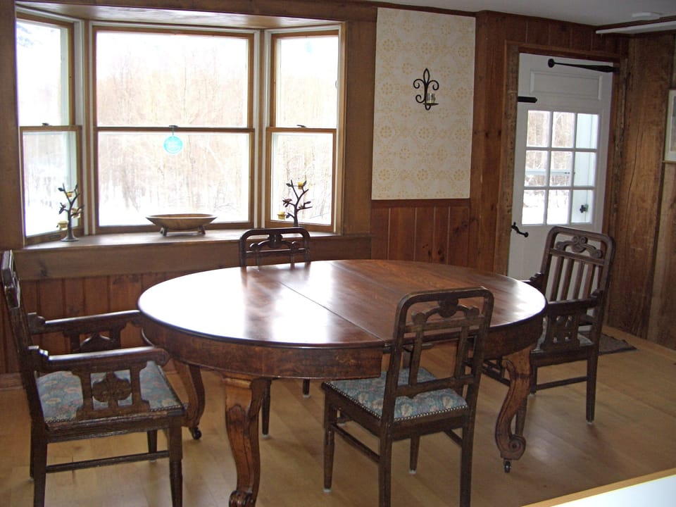 Dining area, with table that expands to seat 14