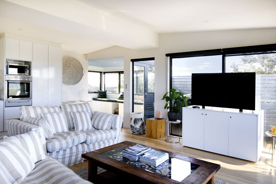 Comfy sofas, calling you to lie back and relax
