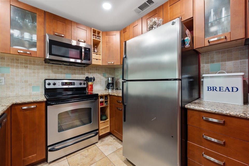 Kitchen 2.