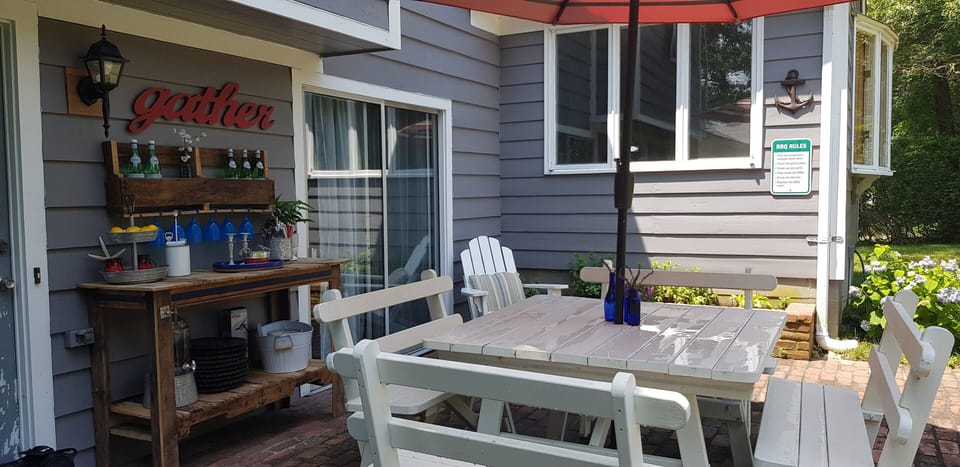 Amazing outdoor living with a table for 8 people  