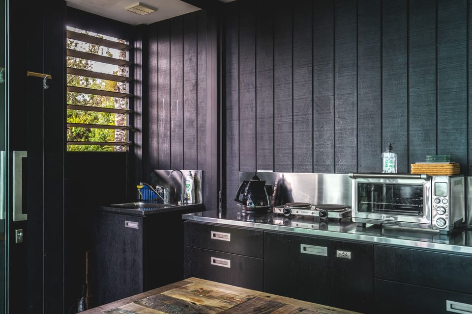 2 bedrooms, iron/ironing board, bed sheets