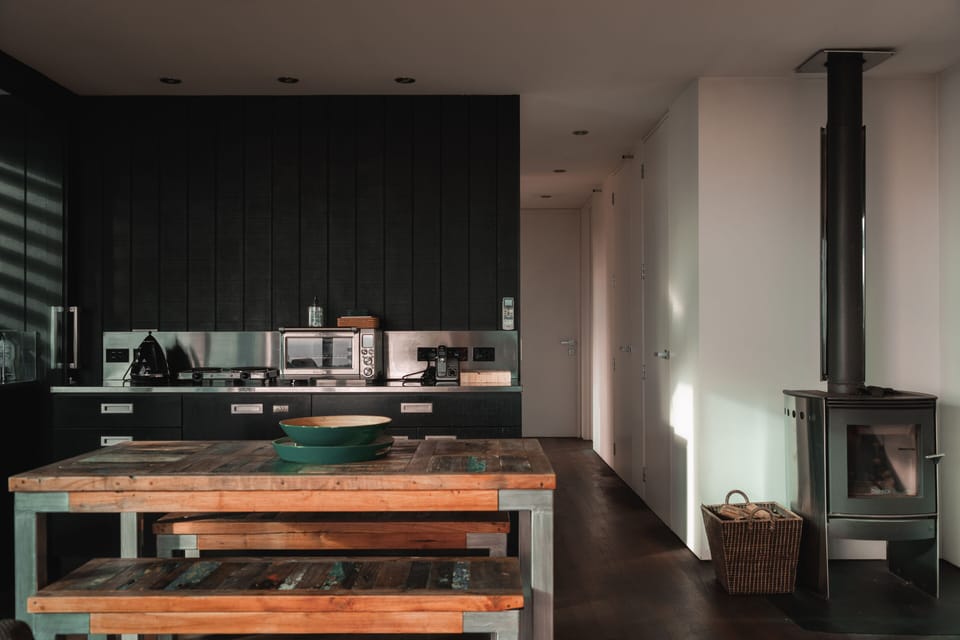 Fridge, oven, dishwasher, coffee/tea maker