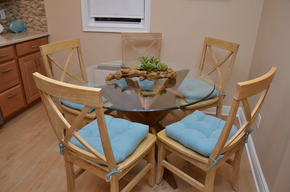 Kitchen Table (seats 5)