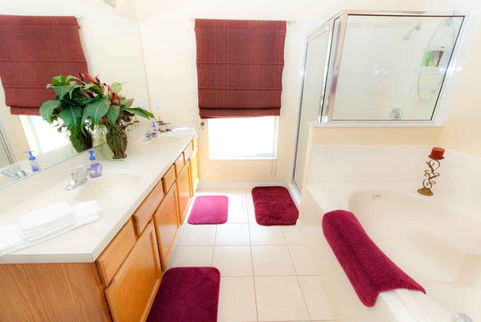 Main master bathroom